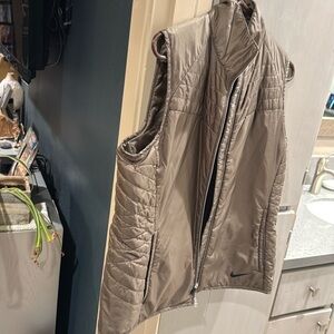 Nike vest size Large